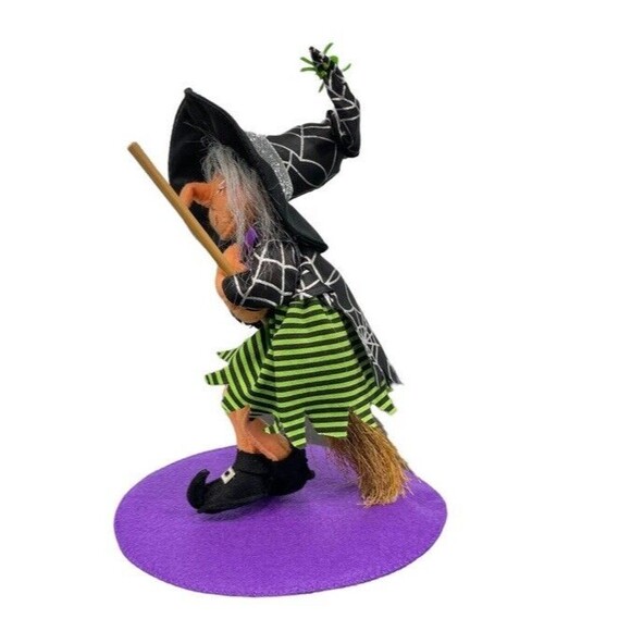 Annalee Doll Halloween 2012 Hag Witch on Broom Spiderweb Cape 301612 - Picture 3 of 9